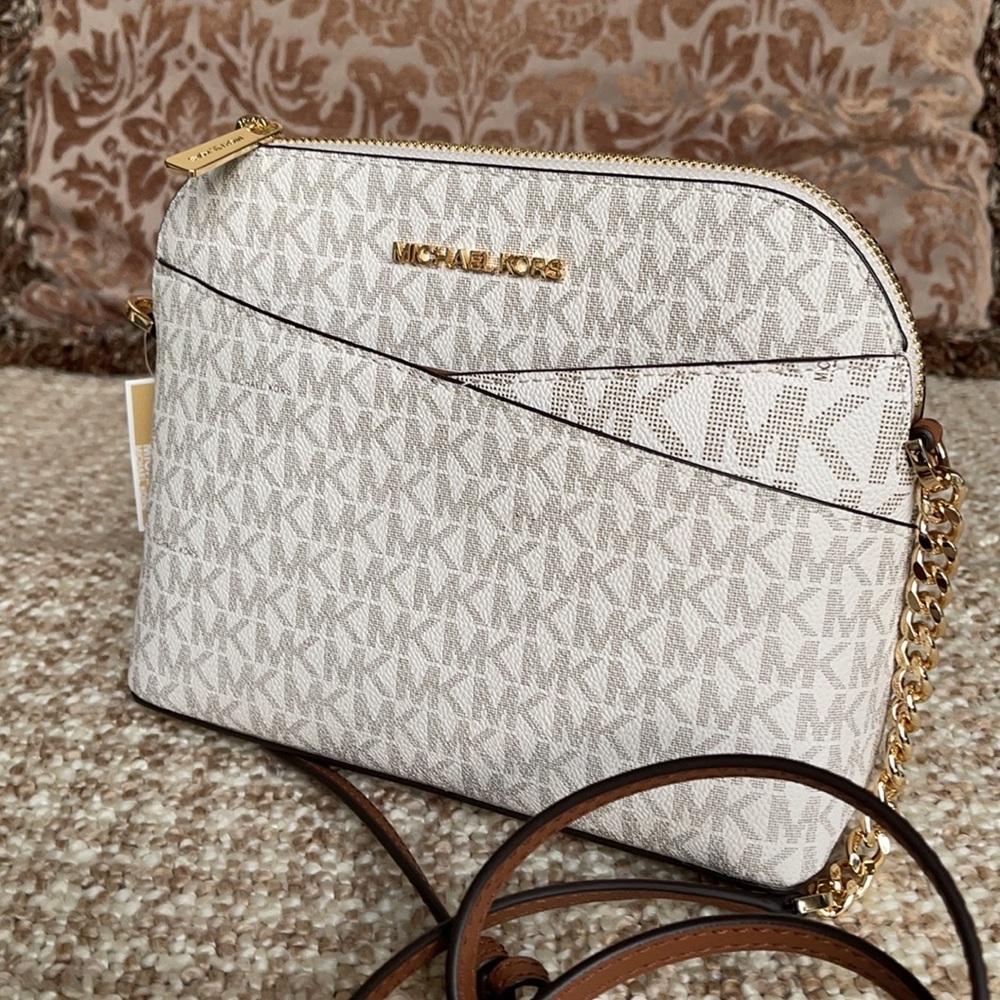 Michael Kors Jet Set Travel Medium Dome Crossbody